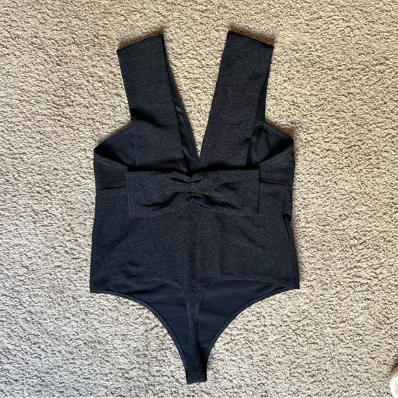 Express | Black Deep V-Neck Bodysuit with Back Bow - Picture 5 of 9